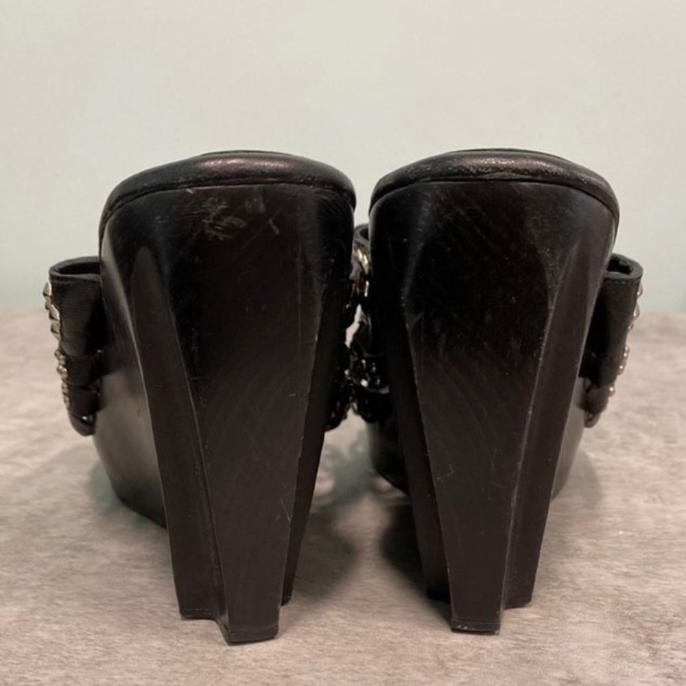 Calleen Cordero
High Wedge